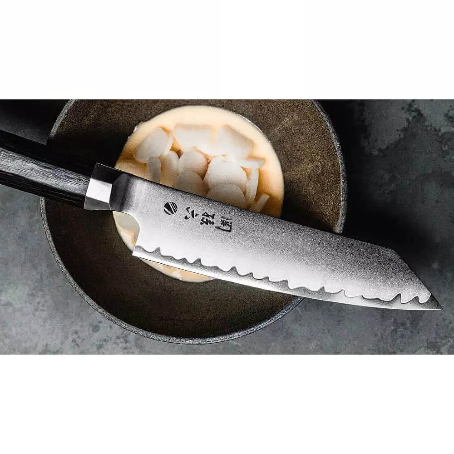 Allsidig japansk kniv 19,5 cm, del av utvalget av japanske kniver hos Oslo Knivsliper